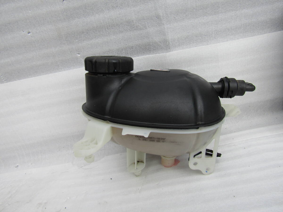  ベンツ C205 W205 S205 S205 A205 C200 C200d C250 AMG 純正 エンジン ラジエター リザーブタンク A2055000049_画像1