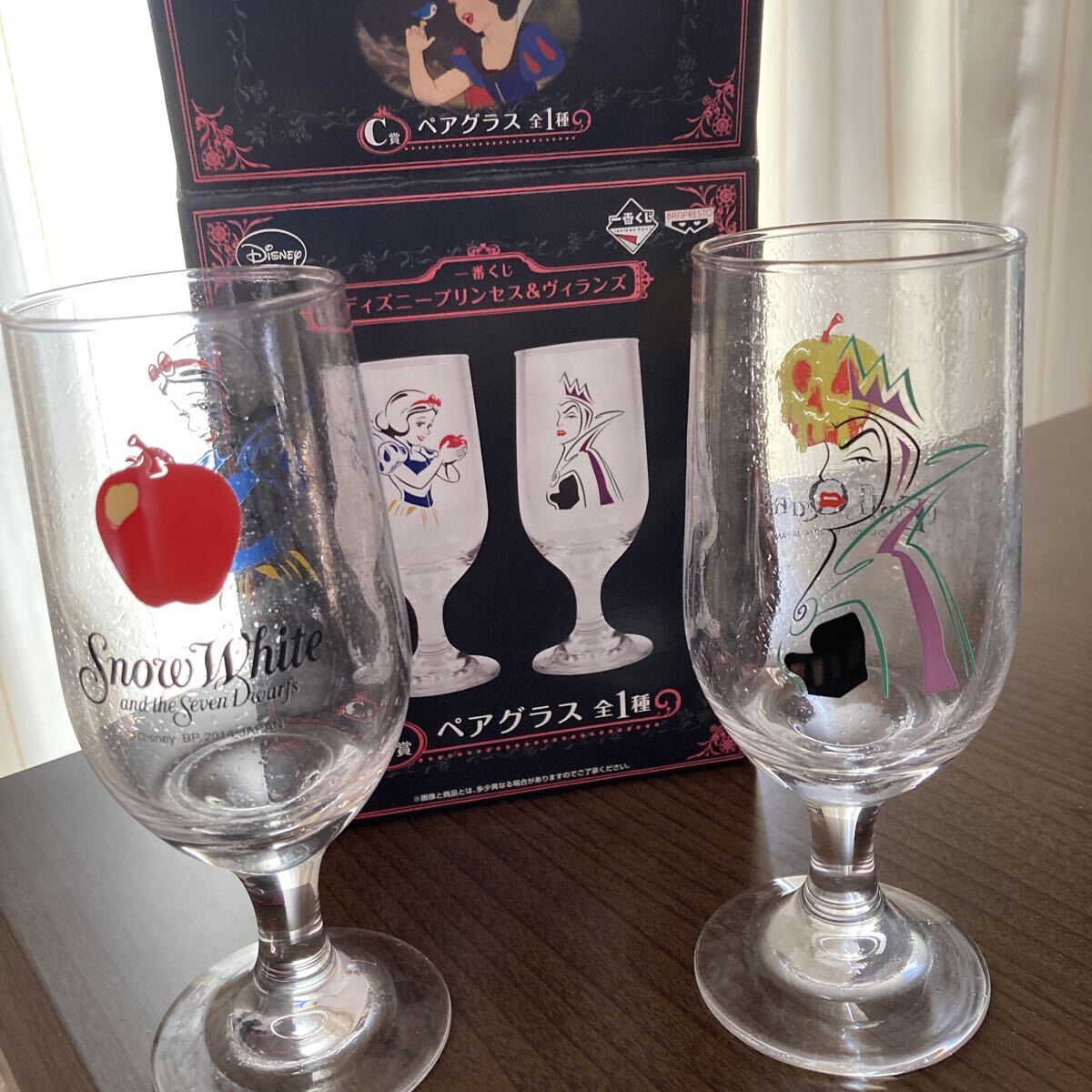 送料無料　ディズニーグッズ　　アリストランプ、本　白雪姫ペアグラス　チャームセット　ハンカチ_画像7