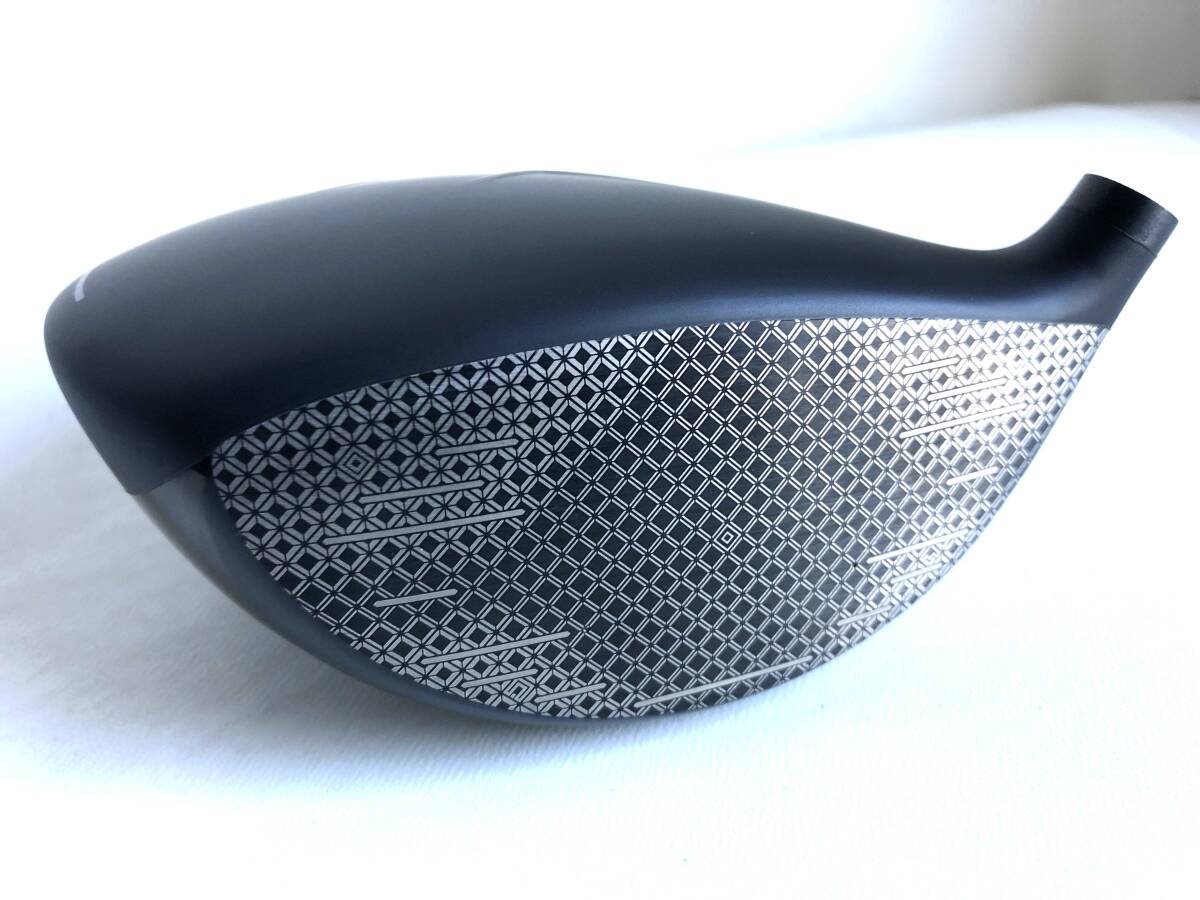 【送料無料】 ほぼ新品 最新 グローブライド オノフ ONOFF KURO 黒 クロ 2026 10.5° ドライバー ヘッド 単体 HC付 日本仕様　GOLFJAPAN　_画像5