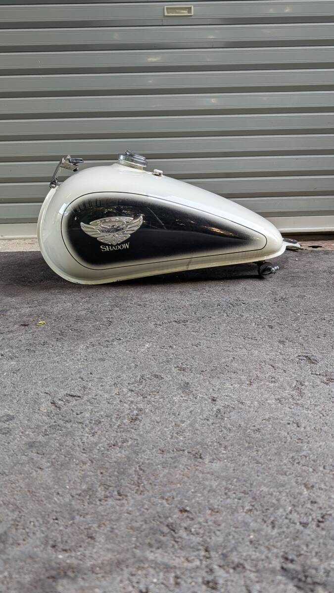 HONDA　ホンダ　SHADOW　シャドウ400　スラッシャー PHOENIXエンブレム　NC 34 純正タンク　鍵付き　内サビ無し　状態良好　漏れなし_画像1