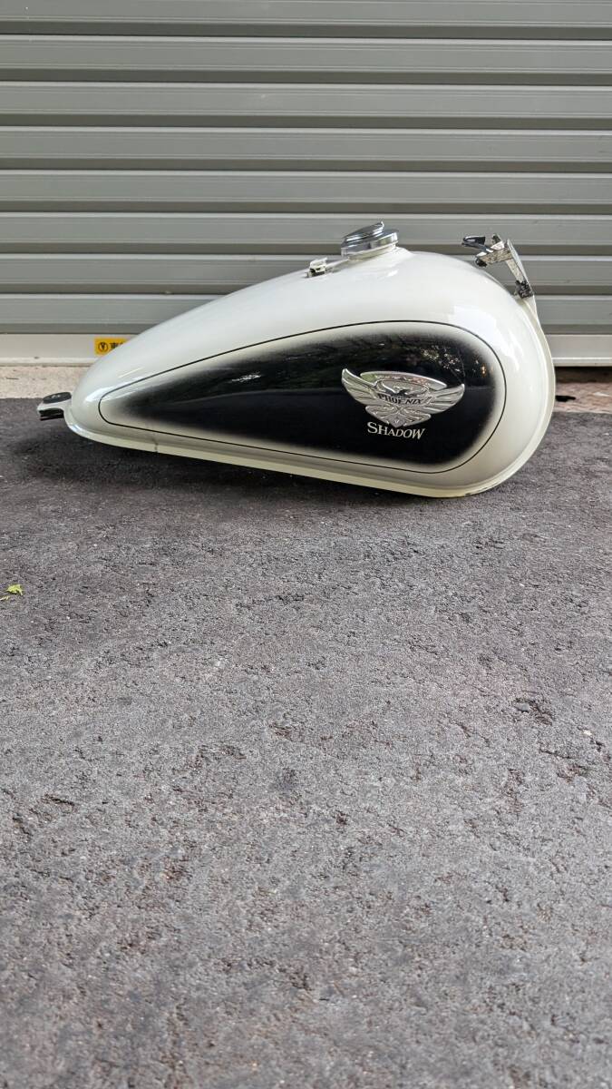 HONDA　ホンダ　SHADOW　シャドウ400　スラッシャー PHOENIXエンブレム　NC 34 純正タンク　鍵付き　内サビ無し　状態良好　漏れなし_画像4