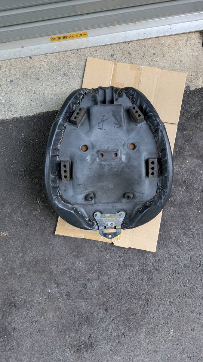 HONDA SHADOW 400　シャドウ　スラッシャー　メインシート　前　純正　破れ欠け無し　純正戻しに_画像6