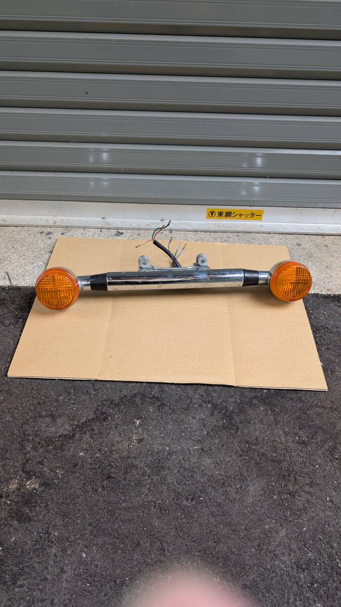 HONDA SHADOW 400 純正 フロントウインカー シャドウ スラッシャー 純正戻しに　アメリカン_画像1