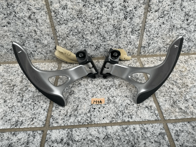 ★☆日産 スカイライン KV36 4ドア インフィニテイ用純正パドルシフト☆★_画像1