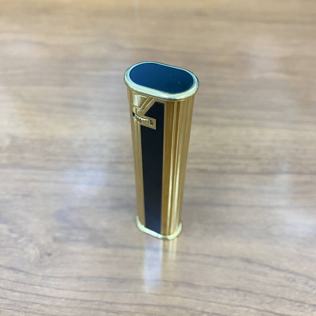 #22998 dunhill ダンヒル ライター ガスライター ローラー式 着火火花未確認 喫煙グッズ 喫煙具 現状品 ゴールド×ブラック_画像5