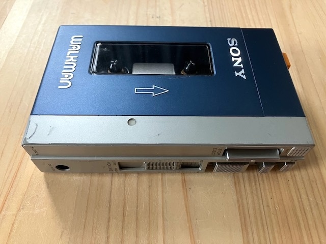 即決【整備済完動品】SONY WALKMAN TPS-L2 初代ウォークマン 高音質調整仕上げ 後期タイプ 美品_画像3