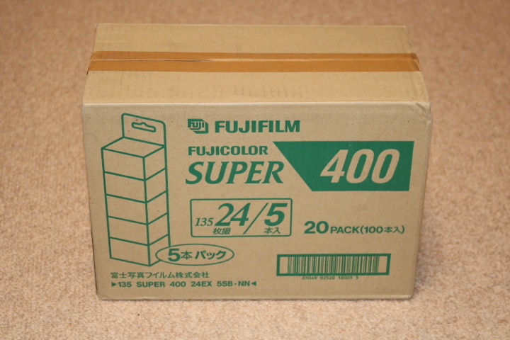 期限切れ フィルム 100本 24枚撮 FUJIFILM 富士フイルム FUJICOLOR SUPER 400 ジャンク 135 24枚撮り_画像1