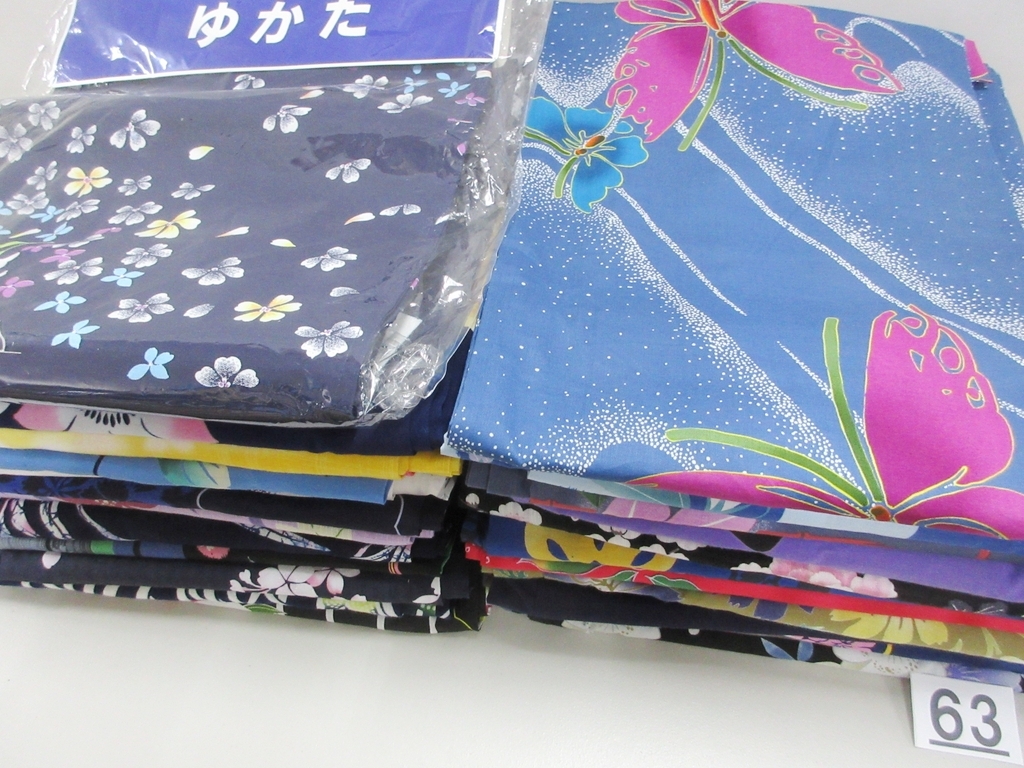 #63★大量着物★浴衣24点まとめて★美品多数★綿★蝶 トンボ 牡丹 菊 朝顔★着付練習/リメイク・リフォーム用等に★まとめ売りの画像1