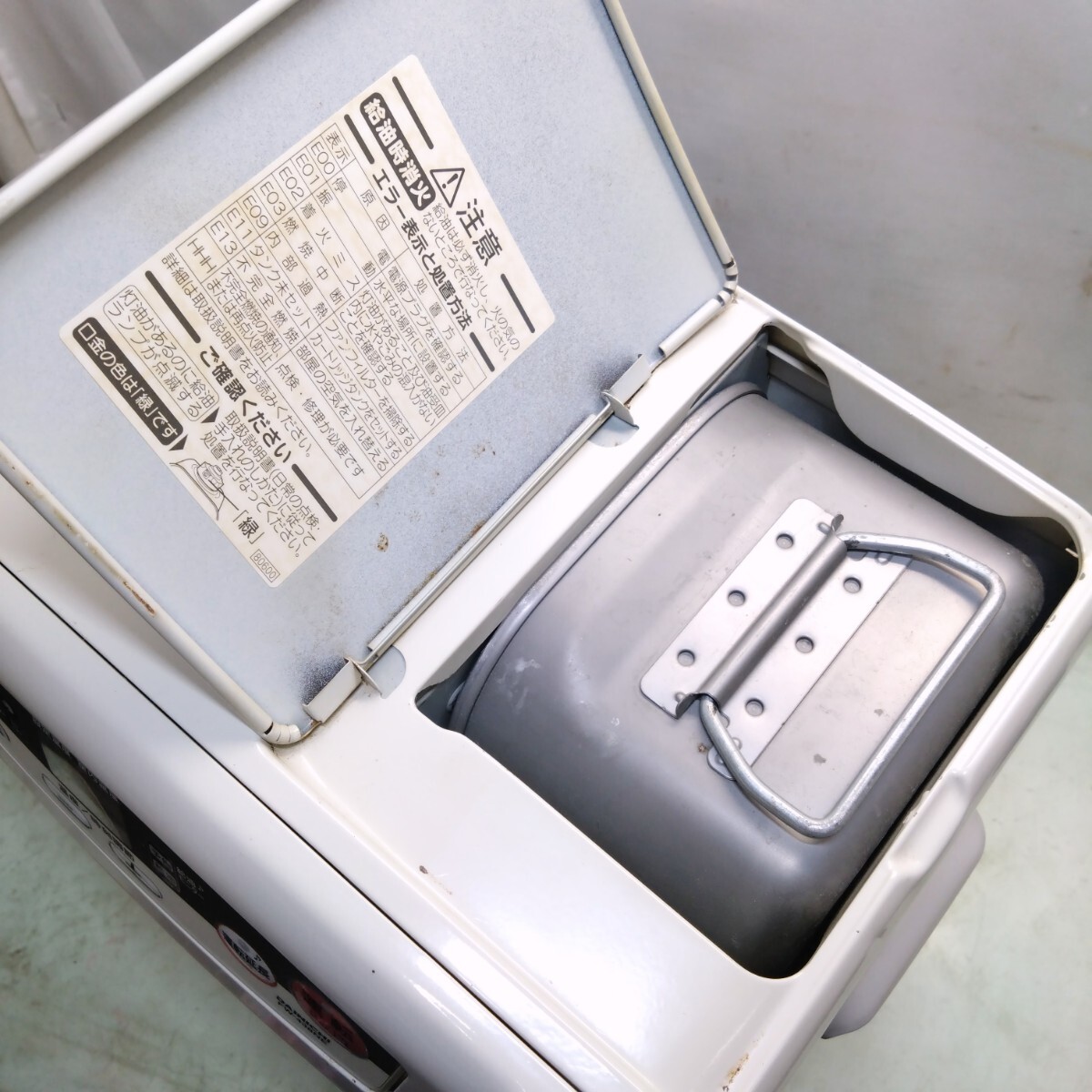 ☆分解清掃済み☆ DAINICHI/ダイニチ 石油ファンヒーター ブルーヒーター FW-438NE 12畳まで 5.0L 暖房器具_画像7