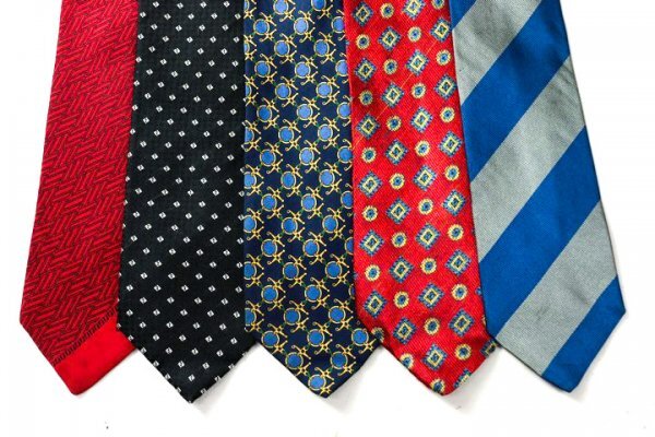 フェンディ ズッカ柄 小紋柄 ストライプ柄 ドット柄 総柄など メンズ ブランド ネクタイ 5点 セット まとめ売り 大量 卸 ts13129_画像1