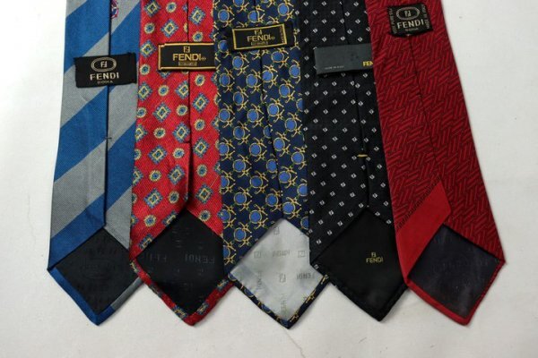 フェンディ ズッカ柄 小紋柄 ストライプ柄 ドット柄 総柄など メンズ ブランド ネクタイ 5点 セット まとめ売り 大量 卸 ts13129_画像2
