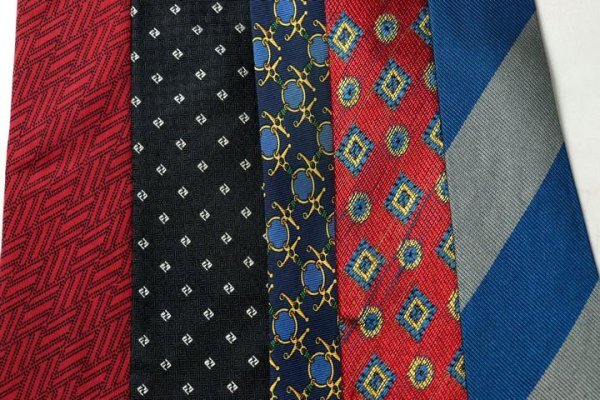 フェンディ ズッカ柄 小紋柄 ストライプ柄 ドット柄 総柄など メンズ ブランド ネクタイ 5点 セット まとめ売り 大量 卸 ts13129_画像4