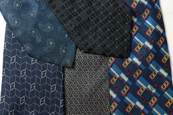  Fendi FENDI Zucca рисунок общий рисунок peiz Lead to.. рисунок мелкий рисунок рисунок мужской бренд галстук 5 позиций комплект продажа комплектом много .ts13401