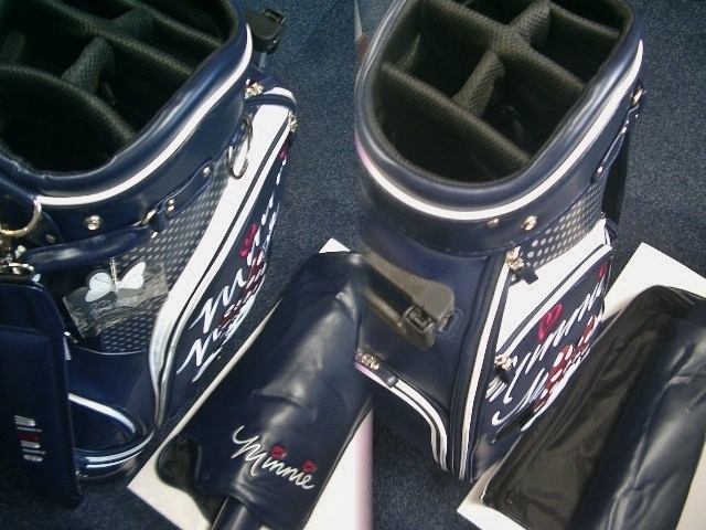 未使用　ディズニー　ミニーマウス　レディース　キャスター付き　合皮レザー　ネイビー紺白赤　ゴルフバッグ_画像3