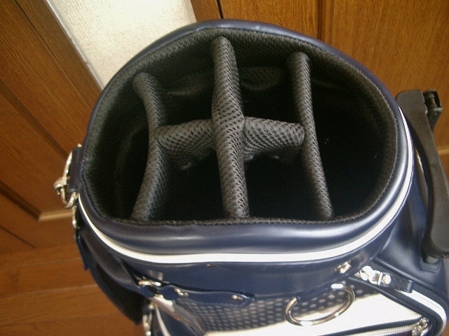 未使用　ディズニー　ミニーマウス　レディース　キャスター付き　合皮レザー　ネイビー紺白赤　ゴルフバッグ_画像4