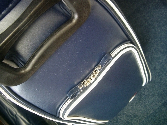 未使用　ディズニー　ミニーマウス　レディース　キャスター付き　合皮レザー　ネイビー紺白赤　ゴルフバッグ_画像6