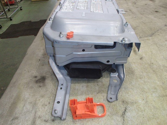 【青森発】中古 アクア HV・EV・FCVバッテリー G9510-52031 ※状態 車体情報等 説明欄要確認【個人宛は支店止め配送】_画像4