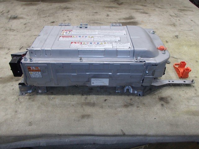 【青森発】中古 アクア HV・EV・FCVバッテリー G9510-52031 ※状態 車体情報等 説明欄要確認【個人宛は支店止め配送】_画像2