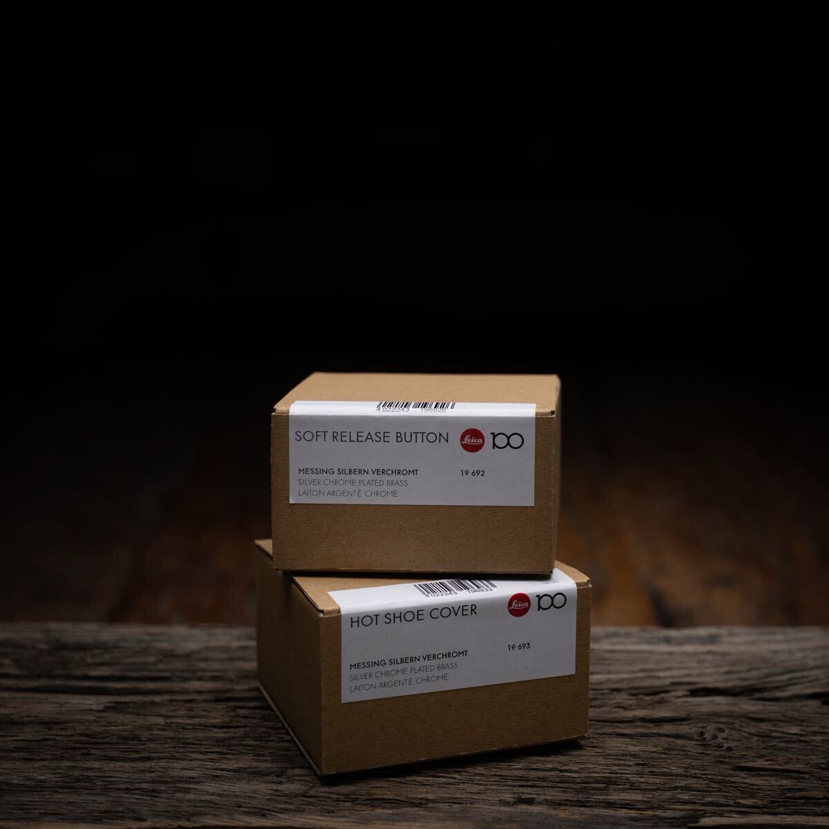 新品 Leica ライカ100周年限定 ホットシューカバー＆リレーズボタンセット 100 YEARS OF LEICA　_画像2