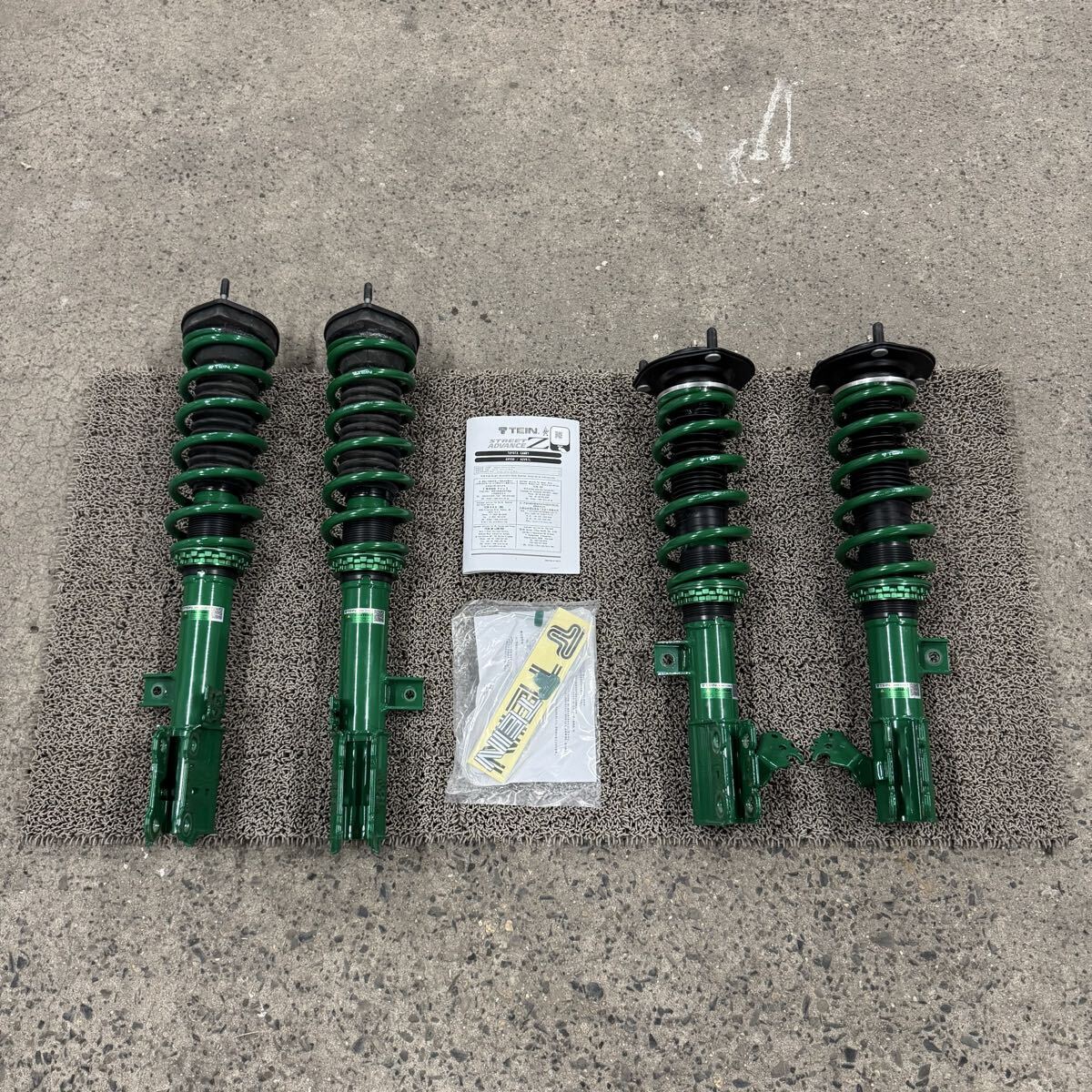 送料無料! テイン車高調 カムリAVV50 ストリートアドバンスZ ACV40 ACV51 GSQ60-91SS2_画像1