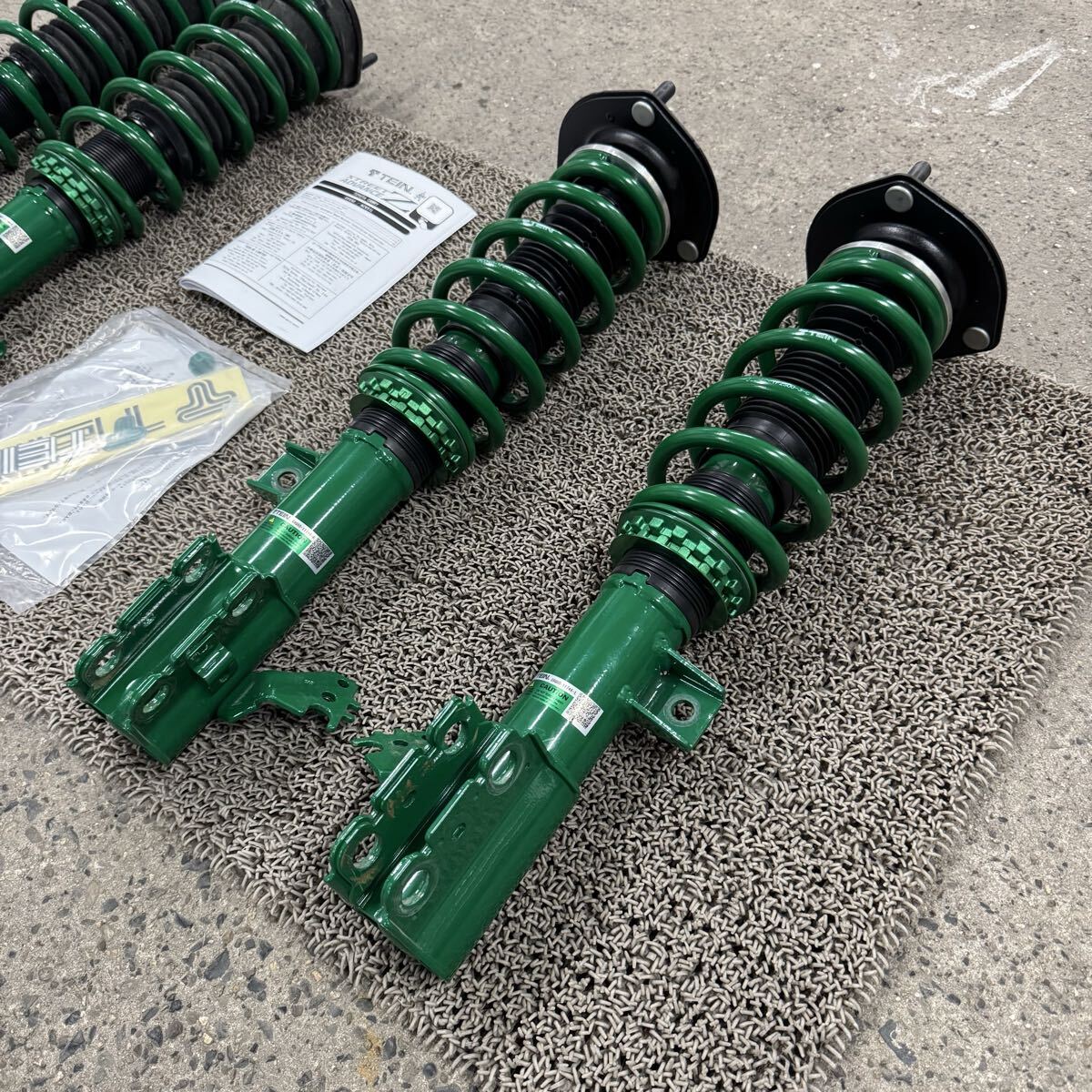 送料無料! テイン車高調 カムリAVV50 ストリートアドバンスZ ACV40 ACV51 GSQ60-91SS2_画像3