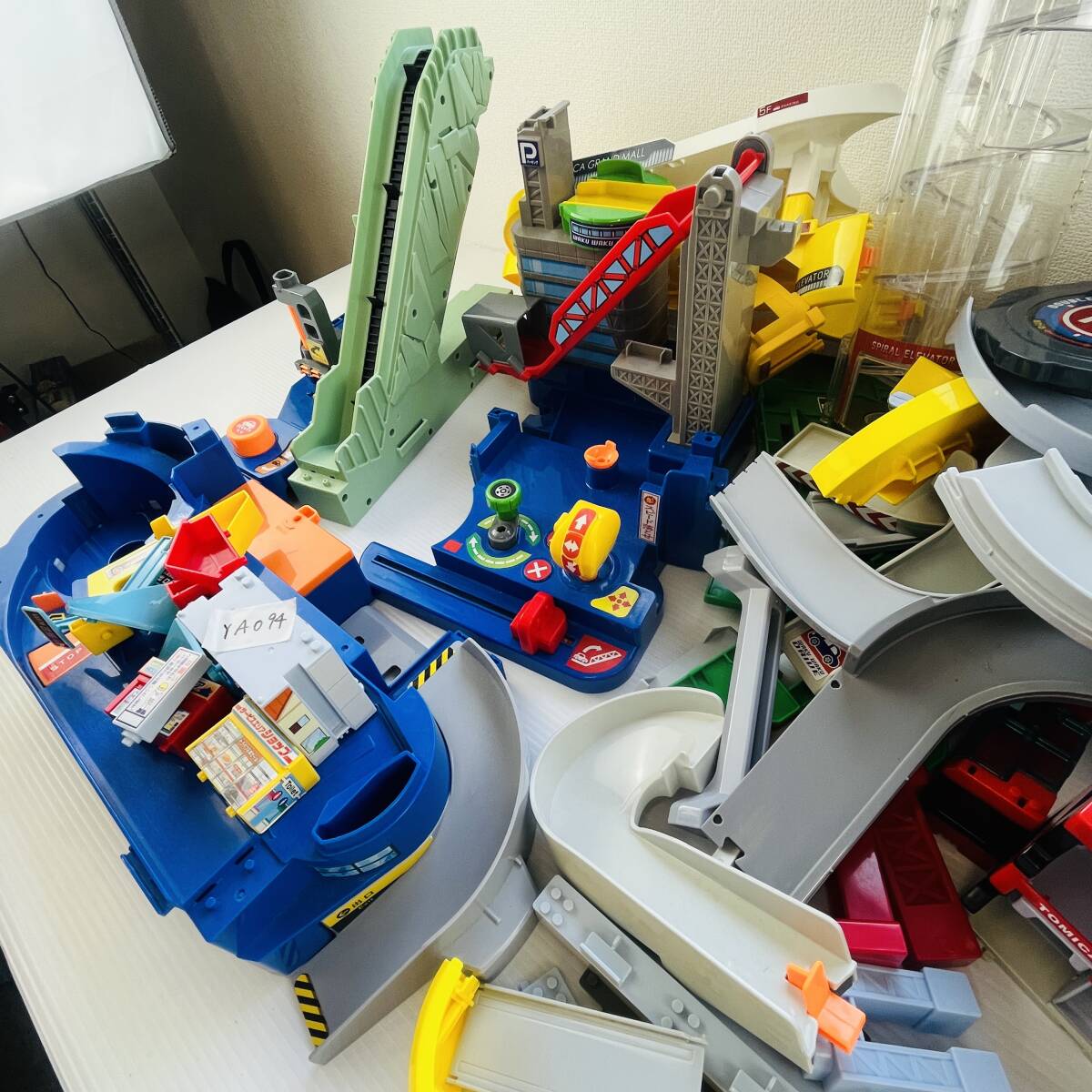 (ヤ)YA094【トミカタウンまとめ】タカラトミー TAKARA TOMY ダブルアクショントミカビル 出動！消火！レスキューベース トミカワールド_画像8