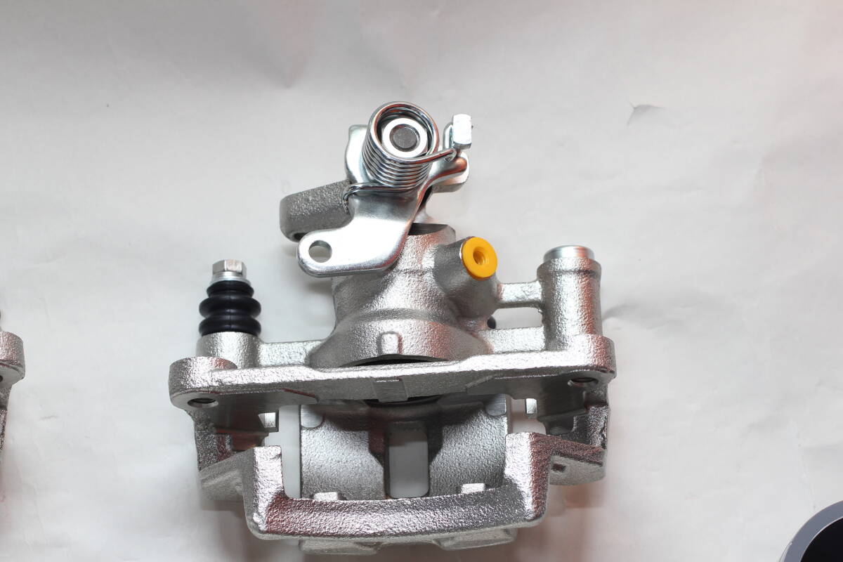新品 AE86 リア ブレーキキャリパ 左右 トヨタ スプリンタートレノ カローラレビン キャリパー 左右セット リアキャリパー 前期 後期 復刻_画像5