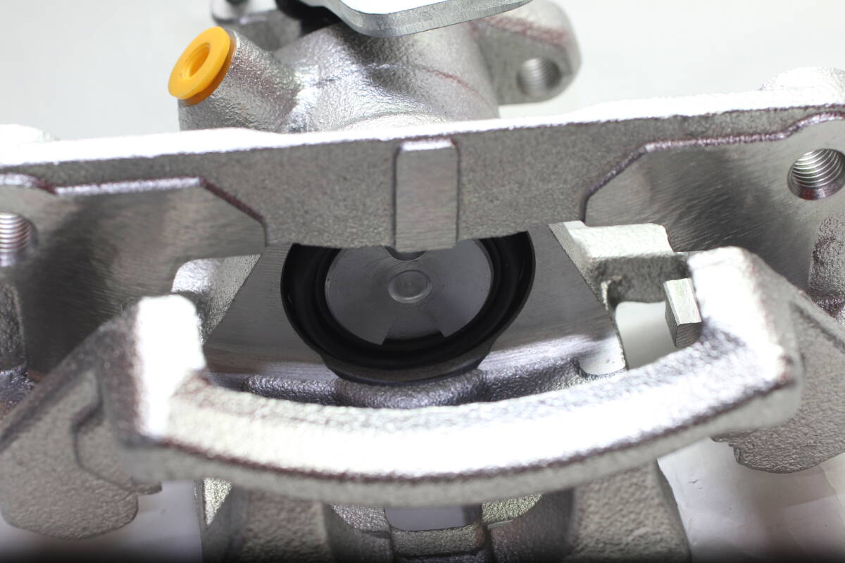 新品 AE86 リア ブレーキキャリパ 左右 トヨタ スプリンタートレノ カローラレビン キャリパー 左右セット リアキャリパー 前期 後期 復刻_画像6