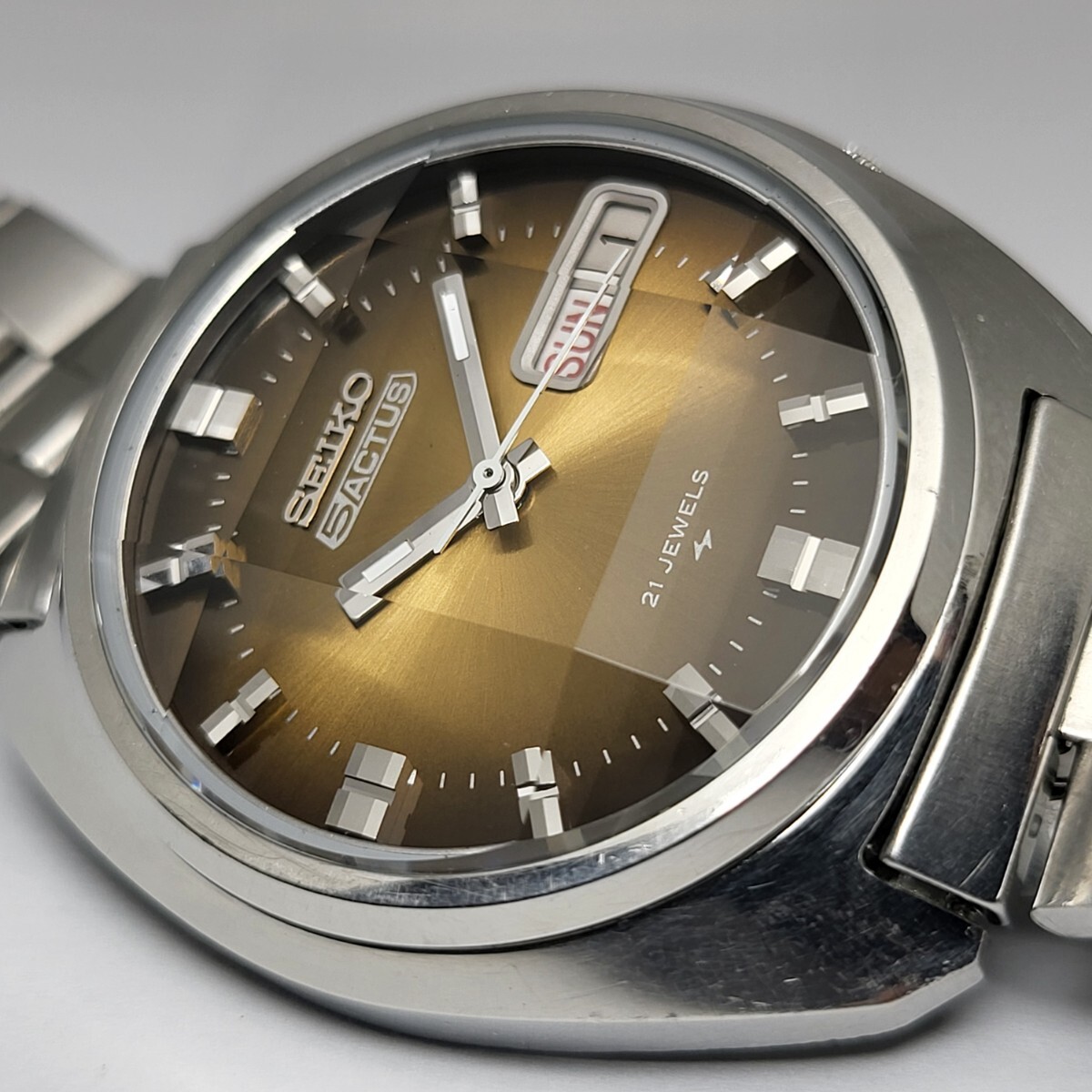 セイコー　ファイブアクタス　自動巻き腕時計　21石　1975年製　メンテナンス済　新品カットガラス交換済　純正ブレス_画像4