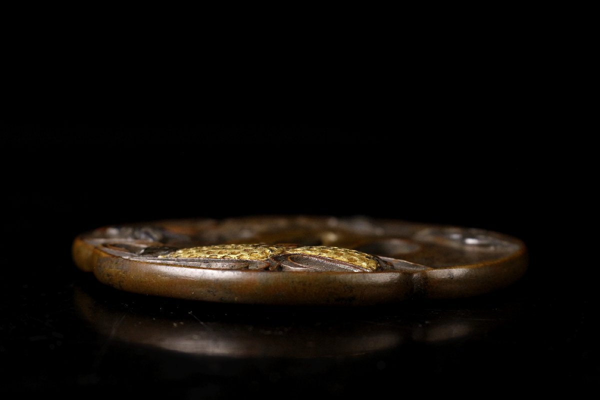 【LIG】江戸期 銅地 金銀銅象嵌 柳流水鳥図大鍔 8.2㎝ 刀装具 時代武具 コレクター収蔵品 [.QR]25.10_画像9