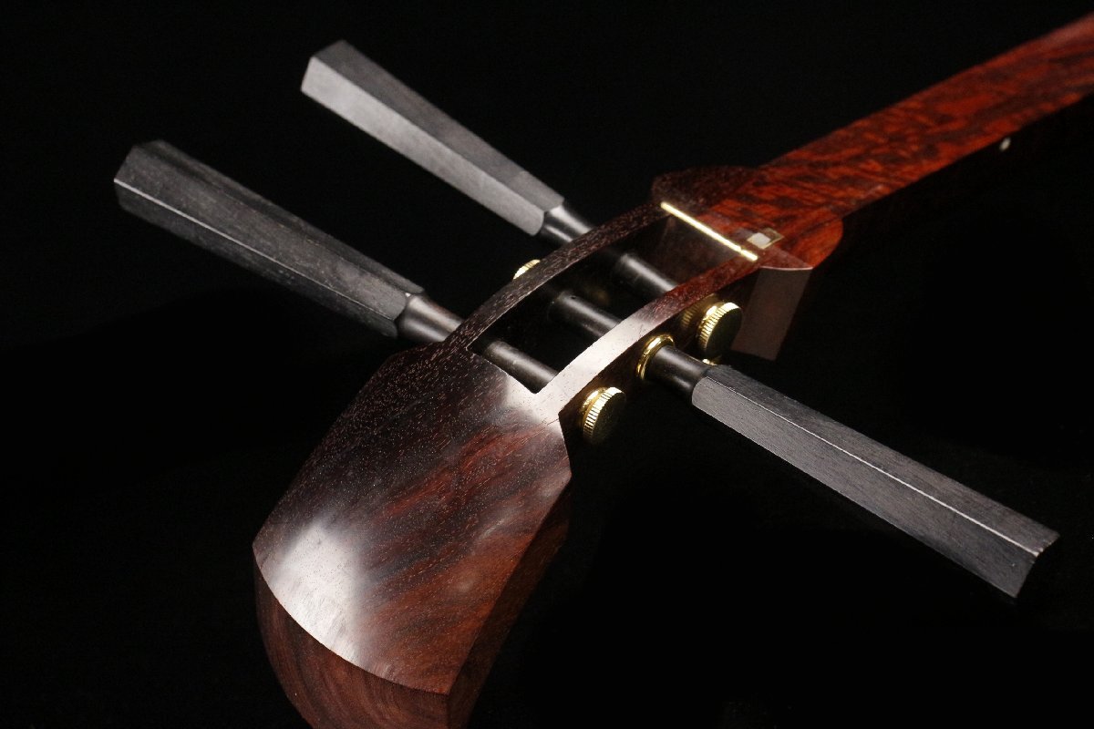 【LIG】最高級 三味線 紅木 東さわり K9刻印 金細 二本溝 子持綾杉胴 ケース付 和楽器 弦楽器 [.EP]25.10_画像5