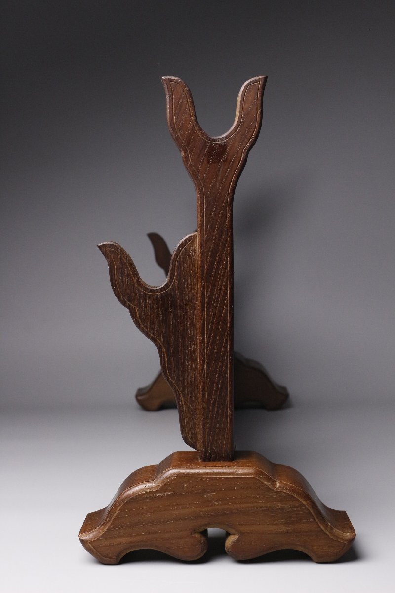 【LIG】時代 木造 透彫四割菱紋 刀掛 53㎝ 二本掛 刀架 刀装具 旧家収蔵品 [.R]25.11_画像5