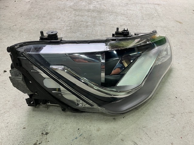 アウディ★A1★8X純正HIDヘッドライトASSY右側8X0 941 004 N★キセノンヘッドランプ★Audi★_画像3