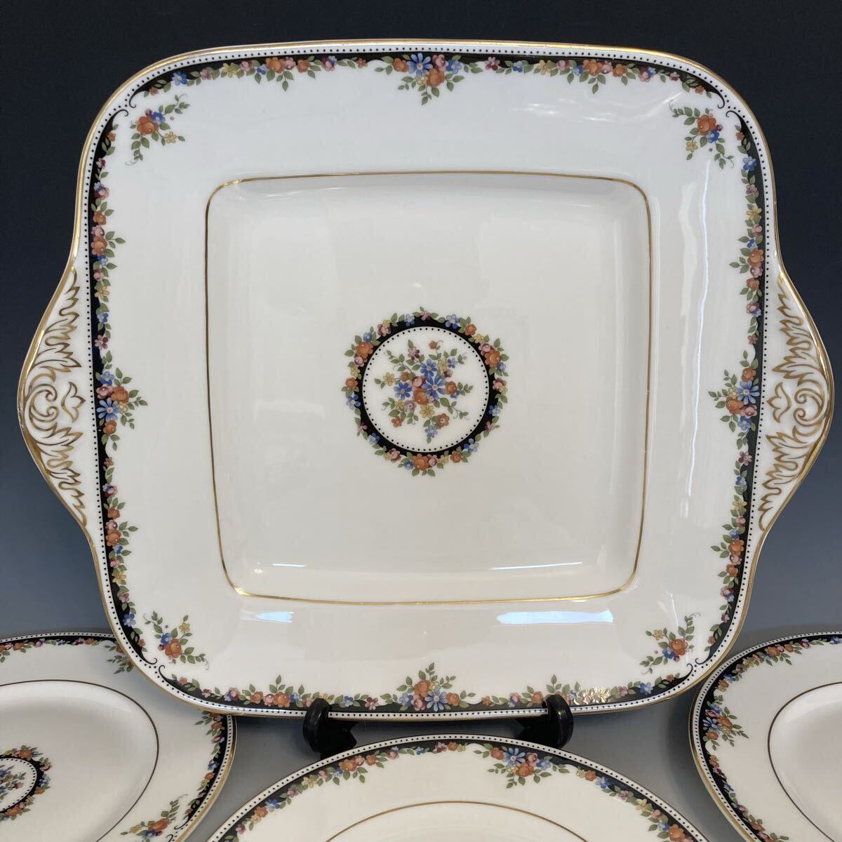 WEDGWOOD ウェッジウッド オズボーン 黒壺 手付きスクエア大皿&ケーキプレート5枚 イングランド製 USED ビンテージ品 中古品_画像2