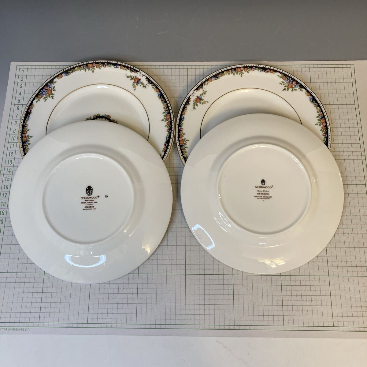 WEDGWOOD ウェッジウッド オズボーン 黒壺 手付きスクエア大皿&ケーキプレート5枚 イングランド製 USED ビンテージ品 中古品_画像7