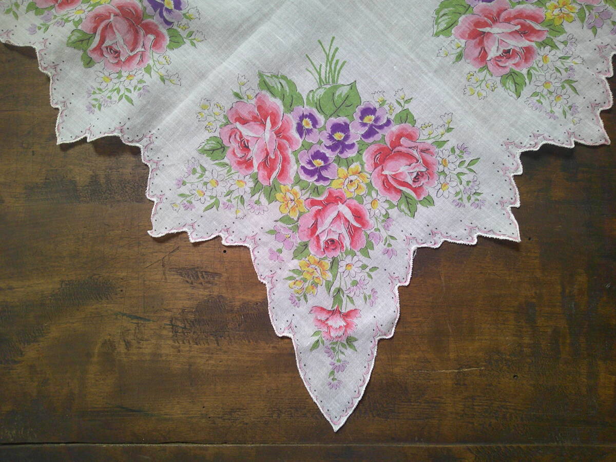 ビンテージ　デザインハンカチ　フラワー柄　ブーケ_画像1
