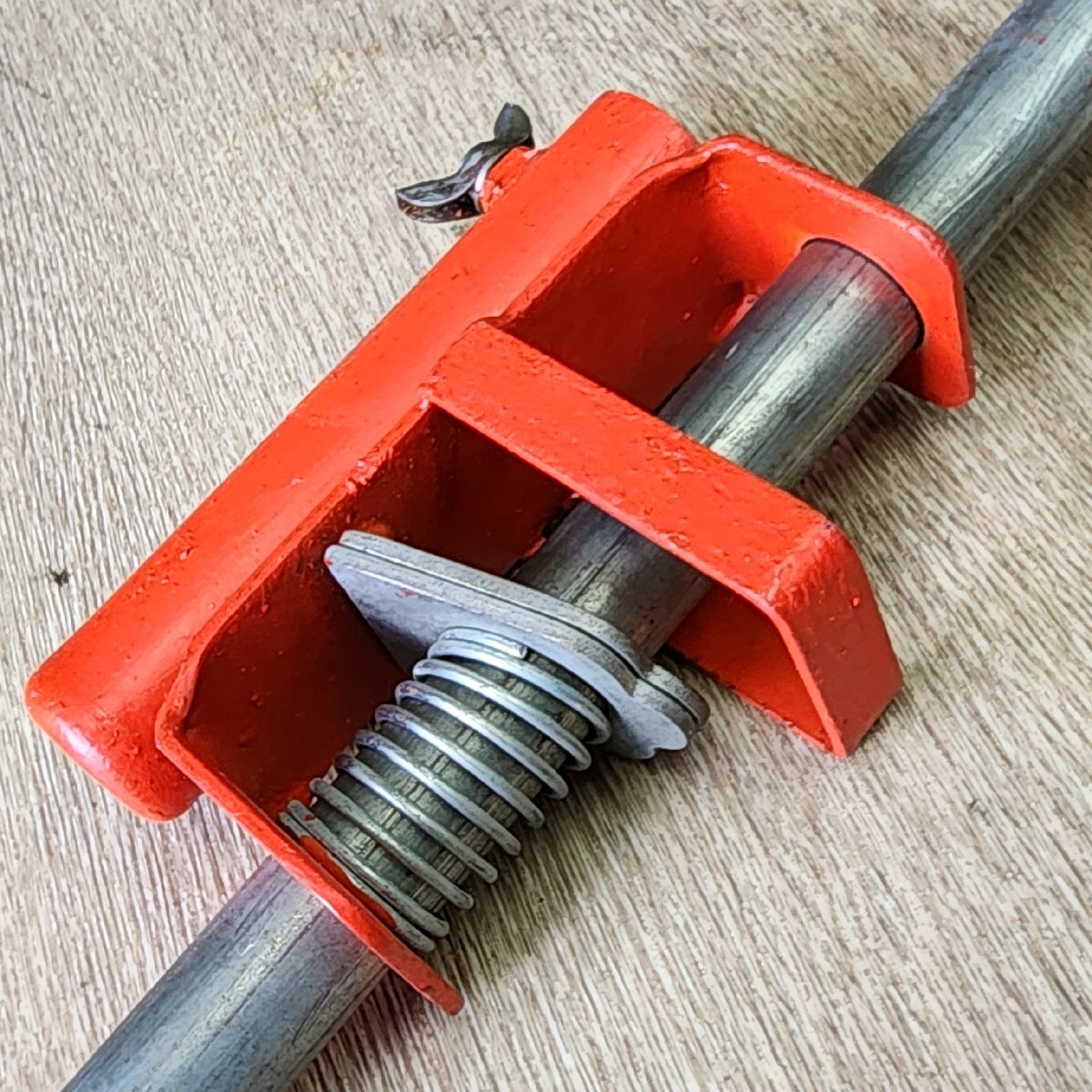 中古品 本宏製作所 777 スリーセブン 脚立安全ストッパー S-1 2本セット 丸パイプ脚立専用 φ25.4～φ28.6 最大荷重100kg [Q1882]_画像3