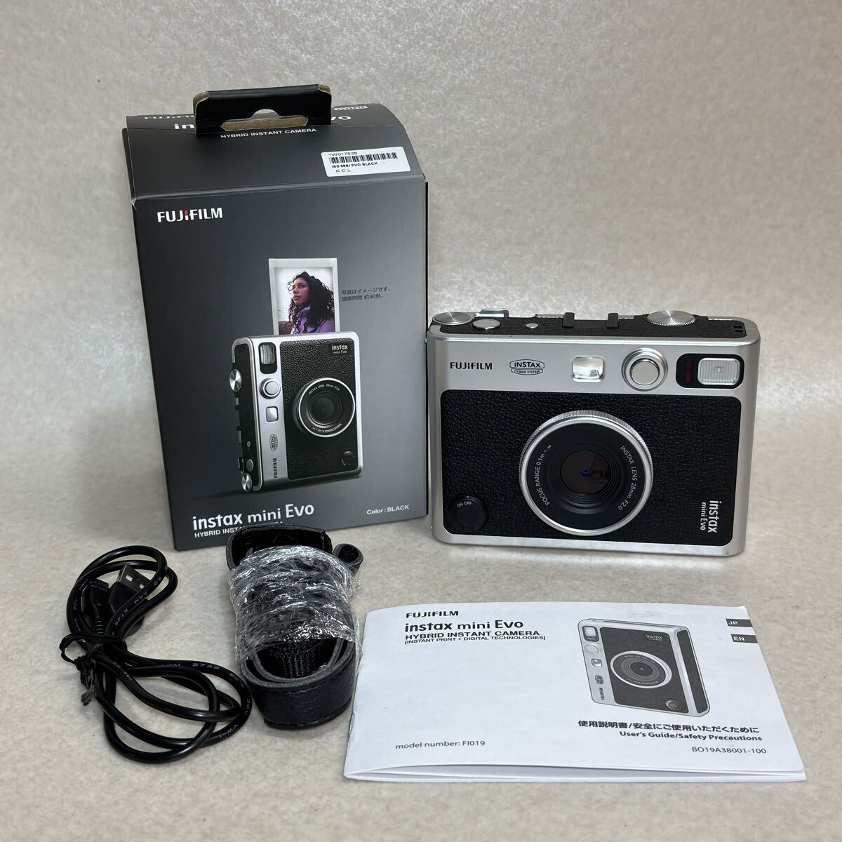 W4 - 15 )FUJIFILM instax mini Evo インスタントカメラ 富士フィルム_画像1