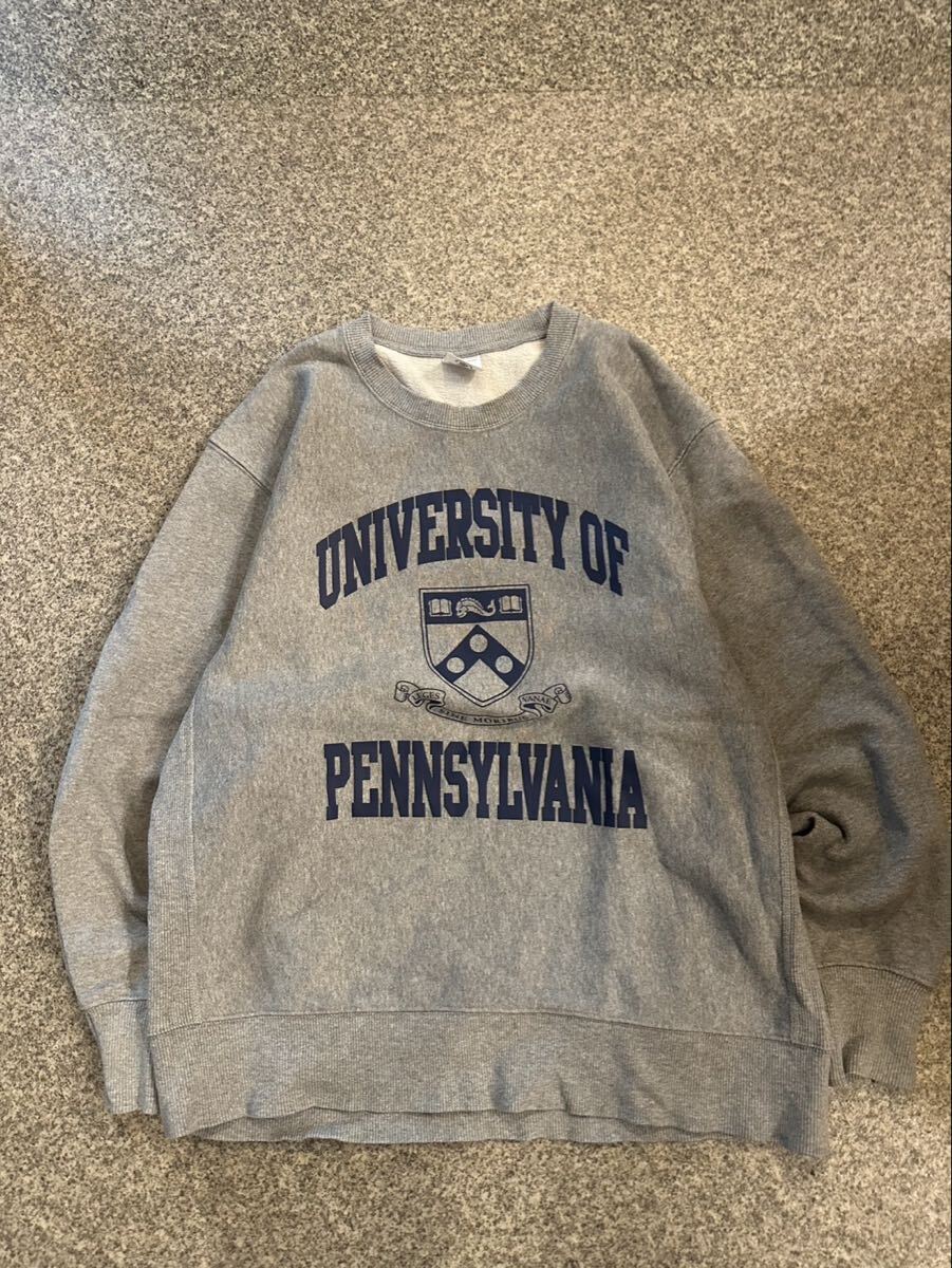 GU ベトナム製 L スウェット トレーナー トップス カレッジロゴ 裏起毛 グレー 灰色 ジーユー 長袖 ペンシルベニア大学 古着 USED ユーズド_画像1