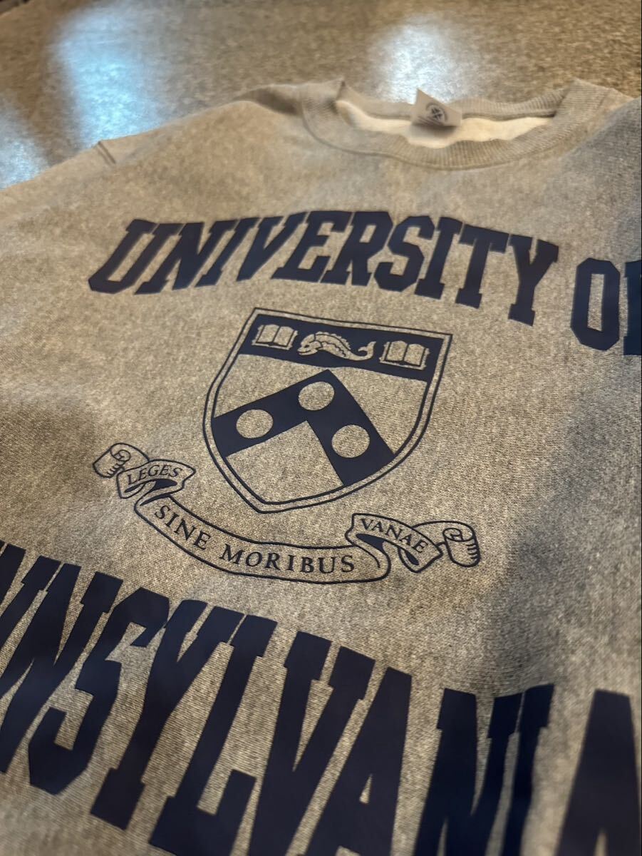 GU ベトナム製 L スウェット トレーナー トップス カレッジロゴ 裏起毛 グレー 灰色 ジーユー 長袖 ペンシルベニア大学 古着 USED ユーズド_画像7