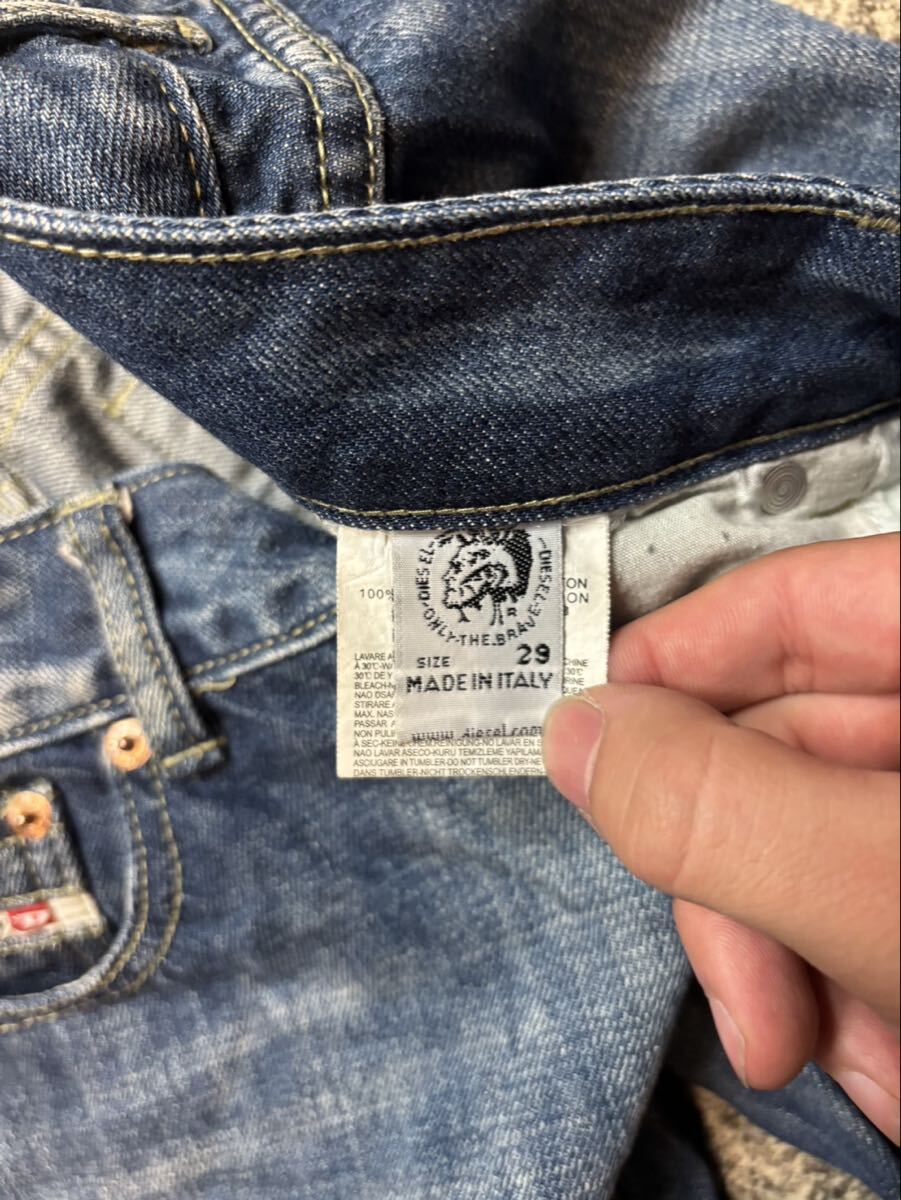 DIESEL イタリア製 W29 デニムパンツ 激渋 鬼フェード ディーゼル ロゴ刺繍 インディゴ ブーツカット フレアパンツ ボトムス 古着 USED _画像6