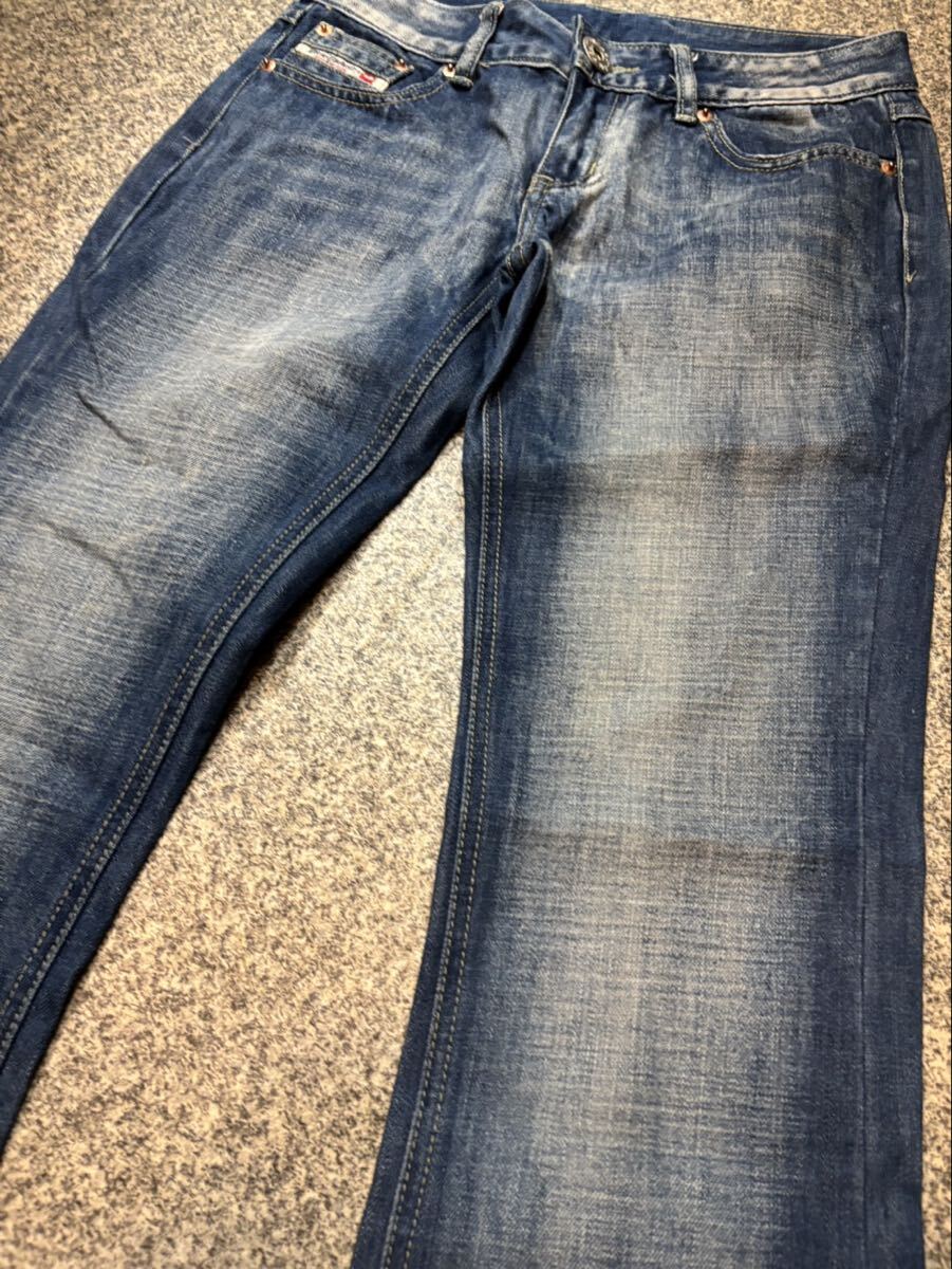 DIESEL イタリア製 W29 デニムパンツ 激渋 鬼フェード ディーゼル ロゴ刺繍 インディゴ ブーツカット フレアパンツ ボトムス 古着 USED _画像10