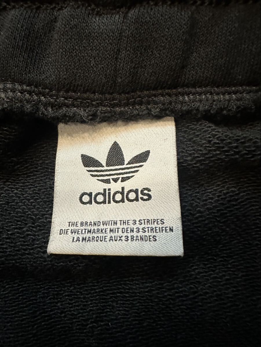 adidas IR9804 パキスタン製 S スカート ボトムス 3ストライプス ブラック 黒 ショート丈 アディダス ミニスカート ロゴ刺繍 古着 USED _画像3