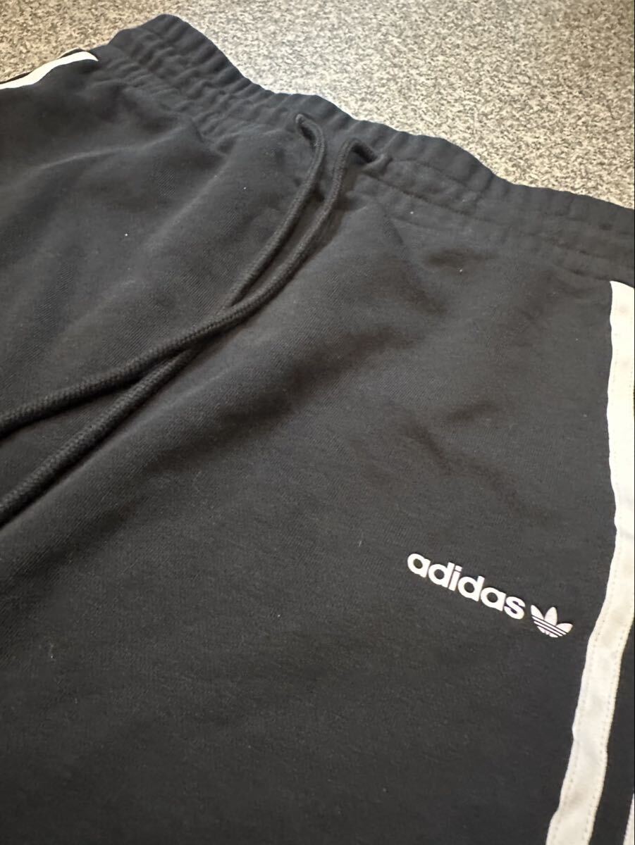 adidas IR9804 パキスタン製 S スカート ボトムス 3ストライプス ブラック 黒 ショート丈 アディダス ミニスカート ロゴ刺繍 古着 USED _画像7