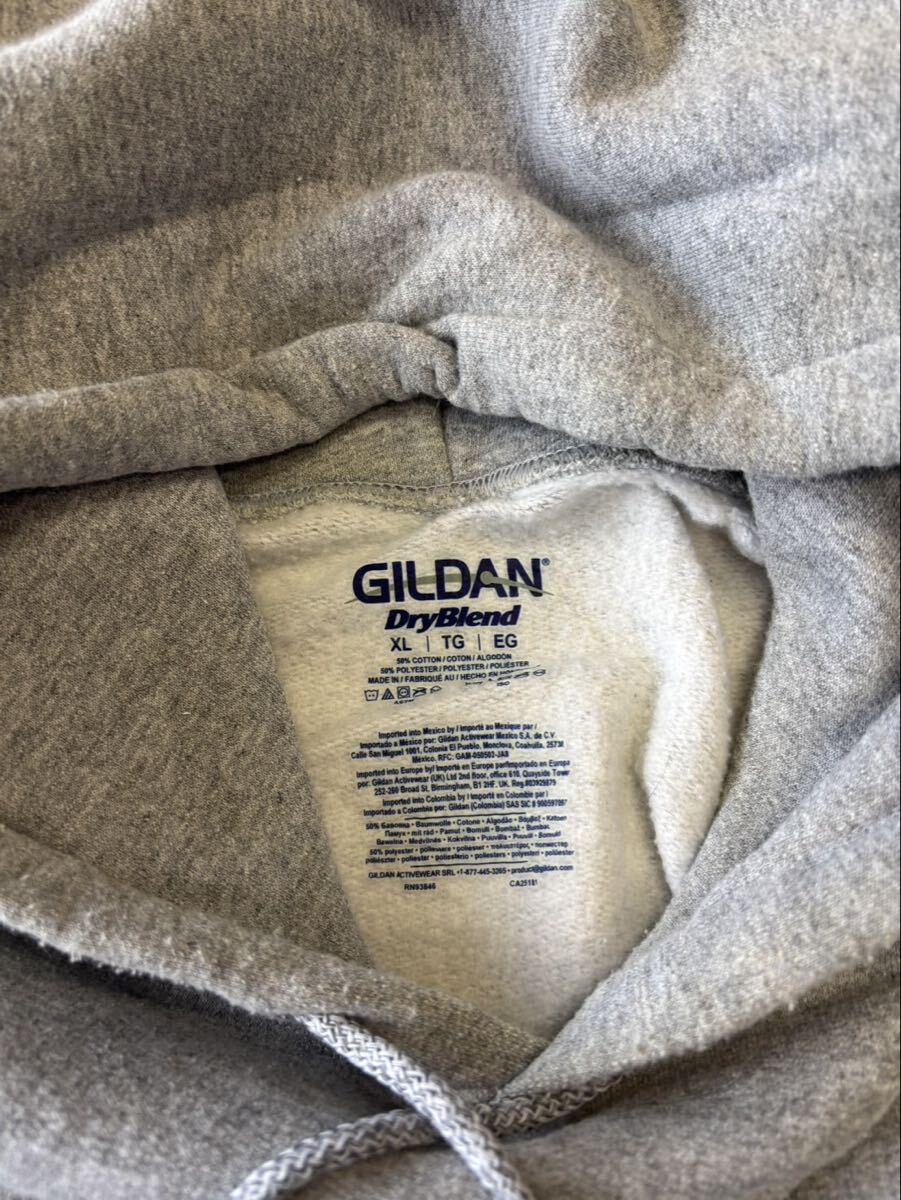 GILDAN ギルダン XL スウェットパーカー フーディー パーカー ヘビーウェイト 裏起毛 グレー 灰色 無地 トップス トレーナー 古着 USED _画像3