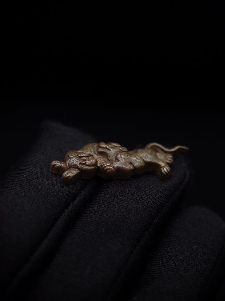 s-109.. map глаз . форма гравюра японский меч доспехи меч принадлежности медный реквизит гарда меча глаз .. голова . длина 3.5CM