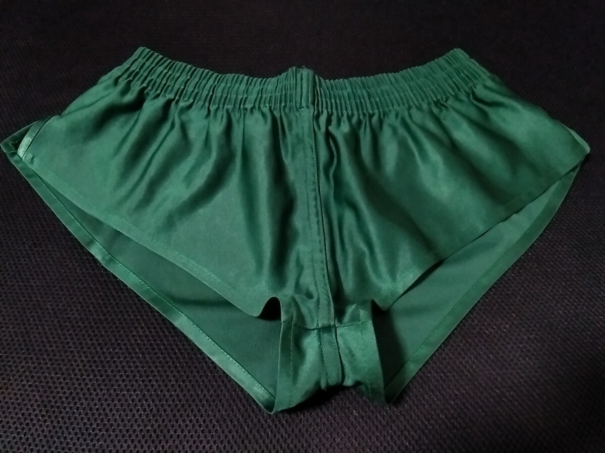 ベリーショートパンツ　光沢グリーン　メンズL　陸上　サッカー　短パン　ランパン_画像1