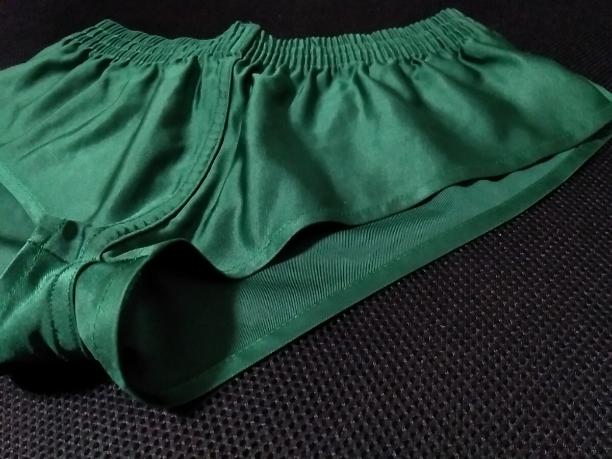 ベリーショートパンツ　光沢グリーン　メンズL　陸上　サッカー　短パン　ランパン_画像3