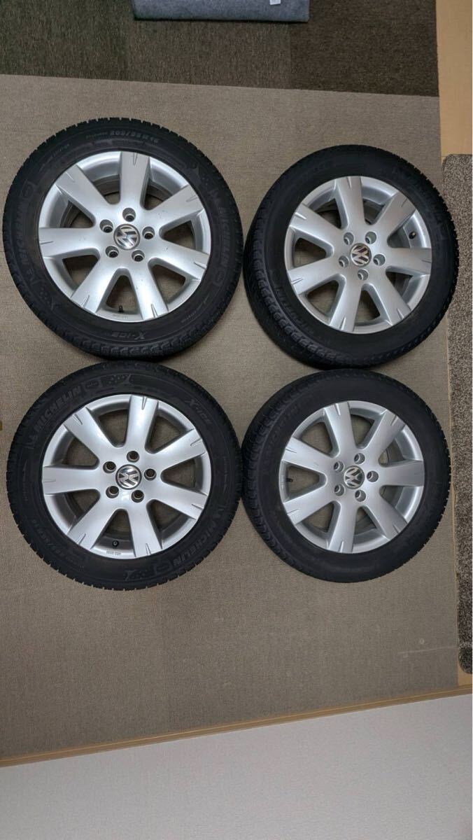 16インチVW純正ホイール4本　205/55r16 Michelin X-ice スタッドレスタイヤ付_画像1