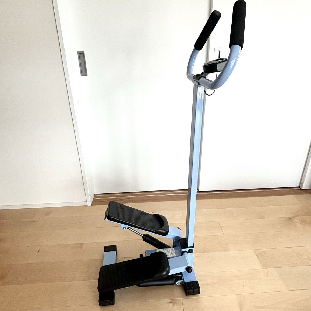 オムロン ヘルスフルステッパー HBE-820 ルームステッパー 室内運動器 健康器具 ステップ運動_画像2